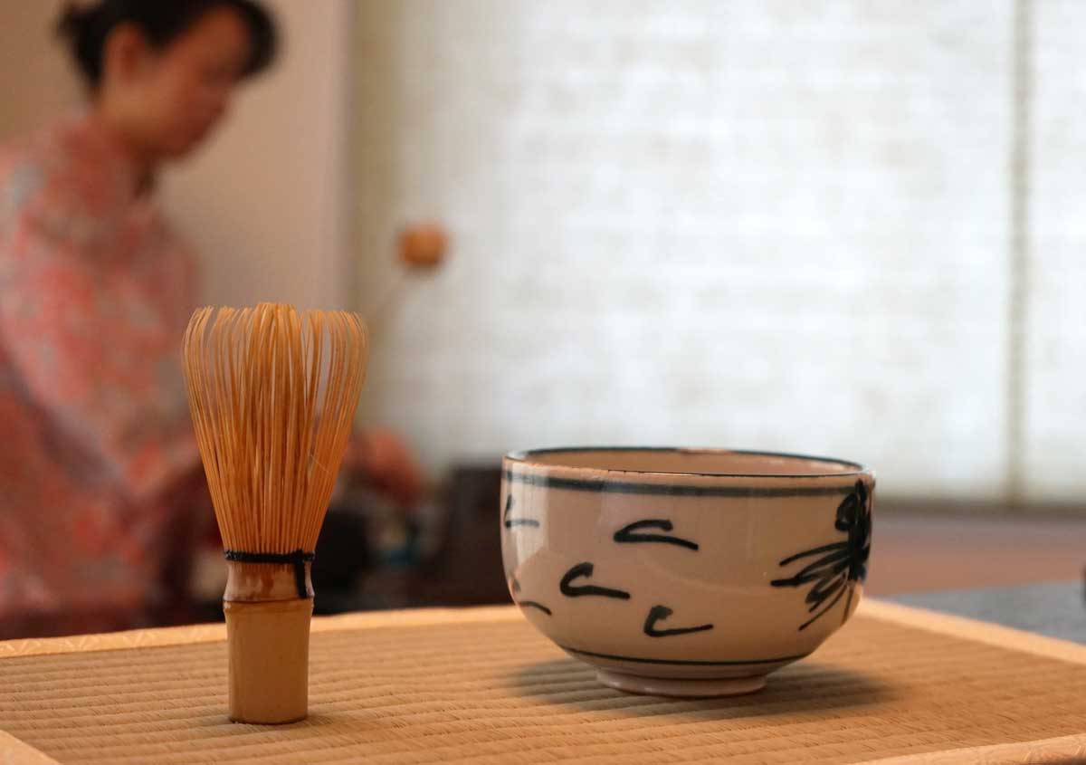 現代の疲れた心、体を癒す 東京の気軽な茶道サロン